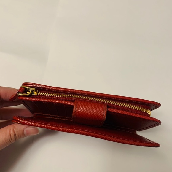 Prada Saffiano Continental Wallet - Picture 5 of 7